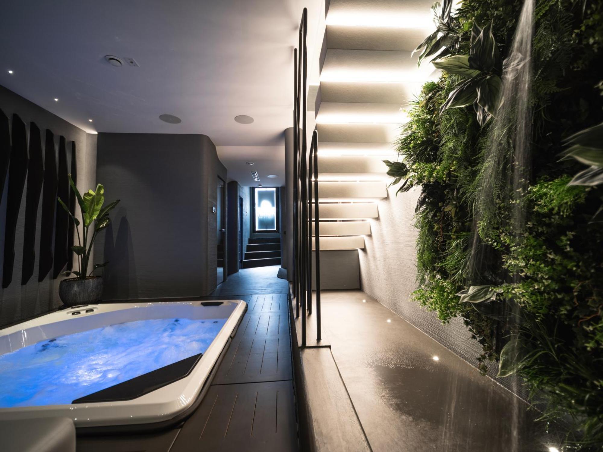 The Cave Suites Spa Вьесте Экстерьер фото